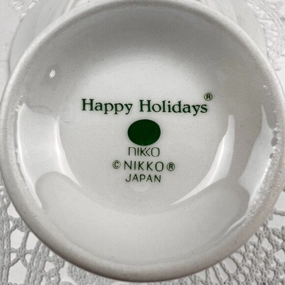 Nikko Happy Holidays 4 Coffee/Tea Cups Saucers Footed Swirl Christmas Tree - Picture 2 of 12